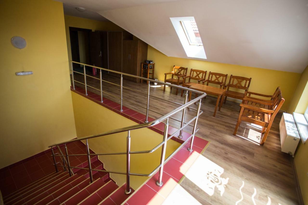 Camere De Inchiriat Hatuica Exterior foto